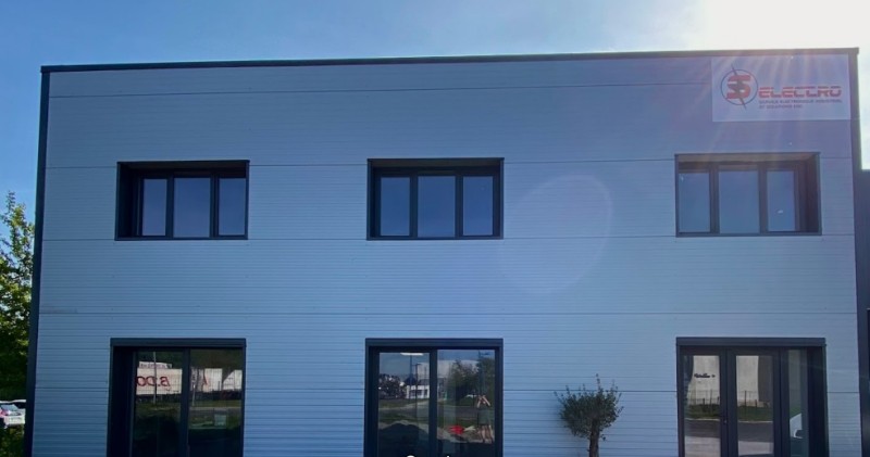 Entrepot et bureaux de Shop-Elec & S-ELECTRO - France